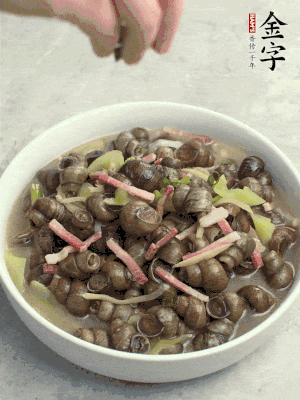 出鍋，撒點蔥花。