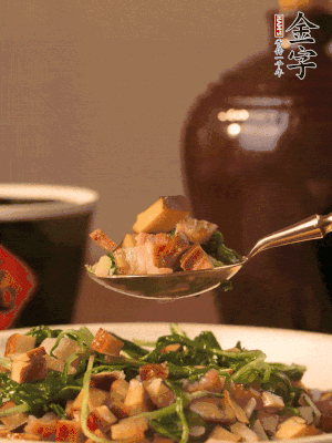 出鍋前嘗味，味淡加點鹽。